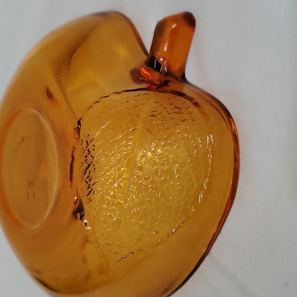 Vintage Amber Glass Apple Bowl Made In Indonesia - Picture 2 of 5
